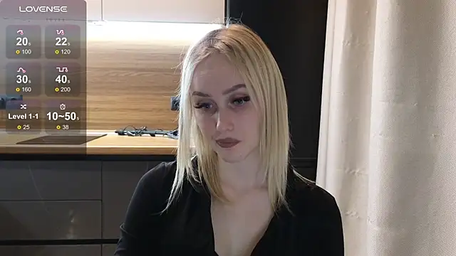 Snapshot of Bella_Villen chatting on 05-30-26, 04:37 Bella Villen online show from 05-30-26, 04:37