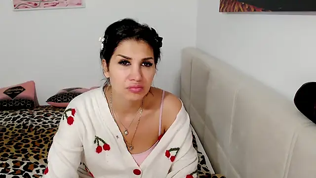 Snapshot of NickyHotXO chatting on 05-13-26, 04:37 NickyHotXO online show from 05-13-26, 04:37