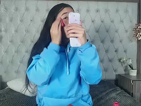 LilyRossi  online show from 04-17-26, 12:52