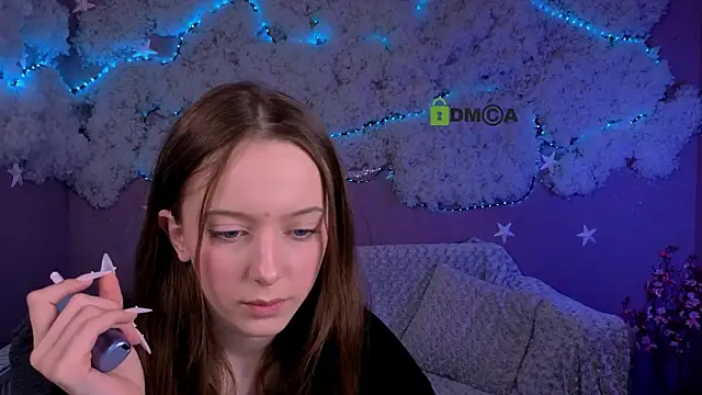 Snapshot of chloe_ley chatting on 03-12-26, 08:26 chloe ley online show from 03-12-26, 08:26