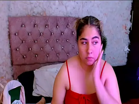 Sofiazaf  online show from 04-01-26, 01:23