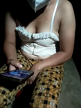 Snapshot of Mizu-hotshow chatting on 05-30-26, 04:15 Mizu-hotshow online show from 05-30-26, 04:15