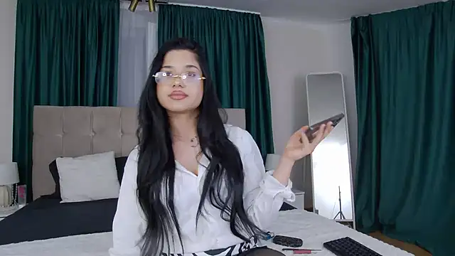 MissNaomiBelle online show from 06-12-26, 06:40