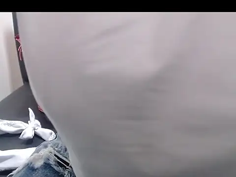 thalia perveertt online show from 04-21-26, 04:01