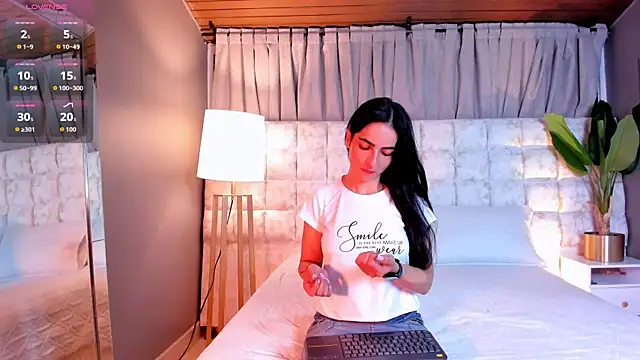 Snapshot of Samantha_Velle chatting on 05-19-26, 01:39 Samantha Velle online show from 05-19-26, 01:39
