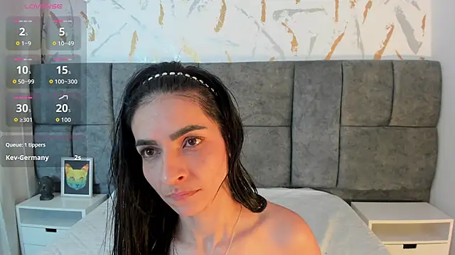 Snapshot of Samantha_Velle chatting on 05-24-26, 02:16 Samantha Velle online show from 05-24-26, 02:16