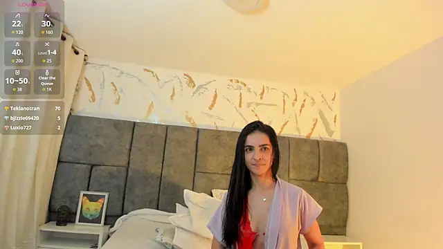 Snapshot of Samantha_Velle chatting on 05-27-26, 01:46 Samantha Velle online show from 05-27-26, 01:46