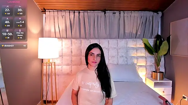 Snapshot of Samantha_Velle chatting on 06-04-26, 01:50 Samantha Velle online show from 06-04-26, 01:50