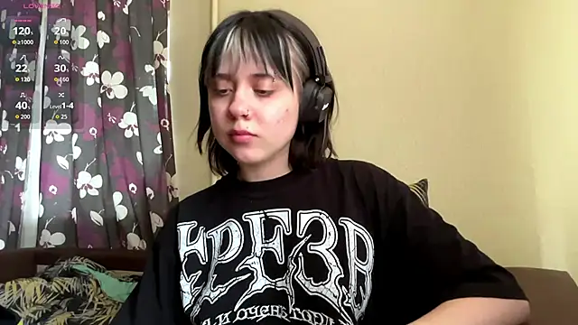 AueshaSimon online show from 06-11-26, 07:17