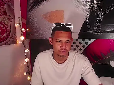 Snapshot of MarioChams chatting on 03-04-26, 04:07 MarioChams online show from 03-04-26, 04:07