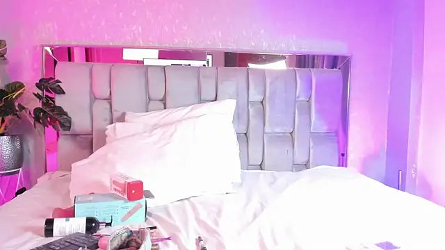 PaulinaLopez  online show from 03-28-26, 09:25