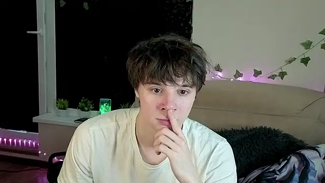 AnthonyCuutie online show from 04-22-26, 07:22