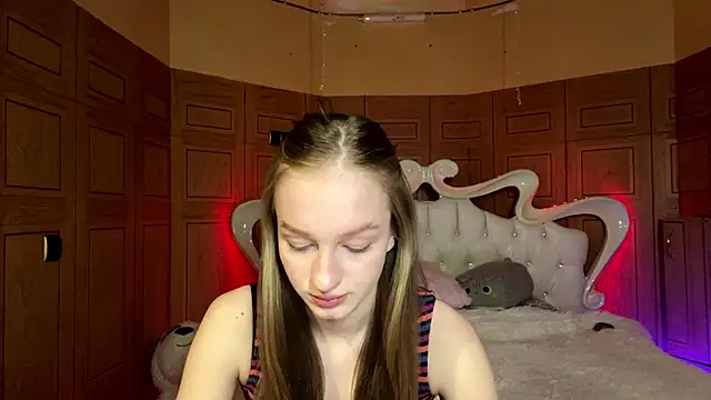 Anika Socutehe online show from 03-11-26, 04:24