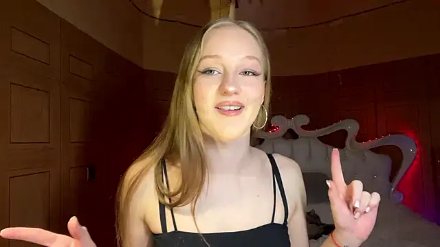 Anika Socutehe online show from 03-18-26, 09:40