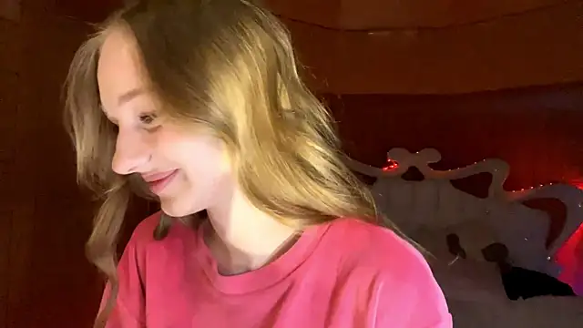 Anika Socutehe online show from 04-17-26, 08:12