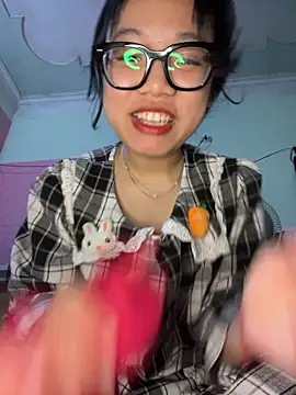 Snapshot of Leeeeiu chatting on 03-18-26, 03:15 Leeeeiu online show from 03-18-26, 03:15