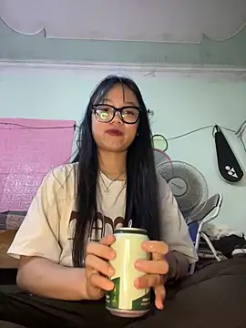 Snapshot of Leeeeiu chatting on 03-19-26, 03:38 Leeeeiu online show from 03-19-26, 03:38