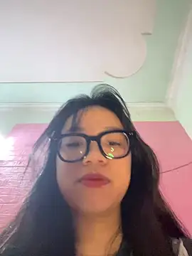 Snapshot of Leeeeiu chatting on 03-20-26, 03:06 Leeeeiu online show from 03-20-26, 03:06