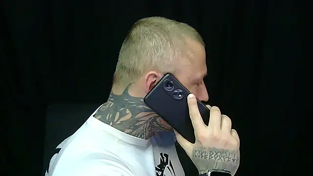 Snapshot of devilWithTats chatting on 04-26-26, 07:06 devilWithTats online show from 04-26-26, 07:06