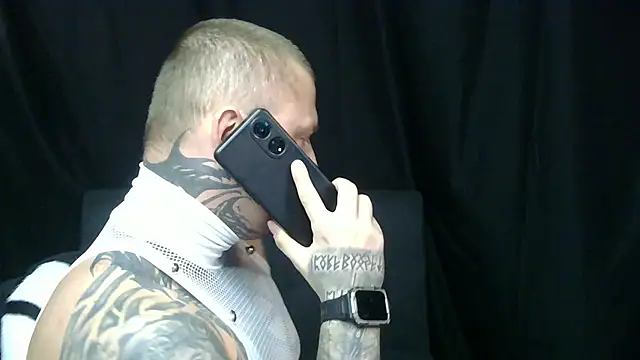 Snapshot of devilWithTats chatting on 04-30-26, 11:16 devilWithTats online show from 04-30-26, 11:16