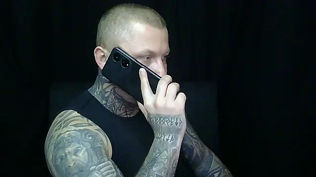 Snapshot of devilWithTats chatting on 05-14-26, 11:17 devilWithTats online show from 05-14-26, 11:17