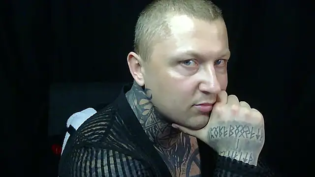 Snapshot of devilWithTats chatting on 05-20-26, 07:25 devilWithTats online show from 05-20-26, 07:25