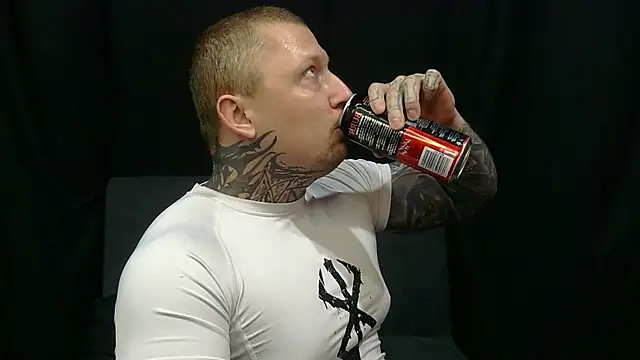 Snapshot of devilWithTats chatting on 05-23-26, 07:56 devilWithTats online show from 05-23-26, 07:56