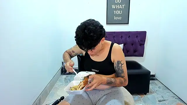 TomBoy Natali online show from 05-10-26, 10:59
