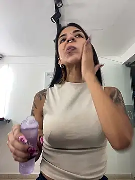 Snapshot of VioletaHills_ chatting on 07-27-26, 12:23 VioletaHills online show from 07-27-26, 12:23