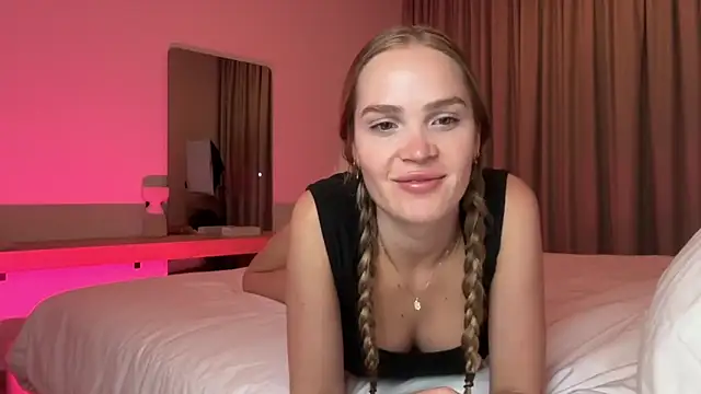 Snapshot of xo_madeline chatting on 05-06-26, 02:08 xo madeline online show from 05-06-26, 02:08