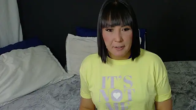 Snapshot of Valeriaa_cruz chatting on 03-13-26, 12:34 Valeriaa cruz online show from 03-13-26, 12:34