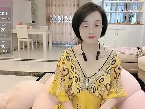 Snapshot of Nana-NN chatting on 04-16-26, 06:58 Nana-NN online show from 04-16-26, 06:58