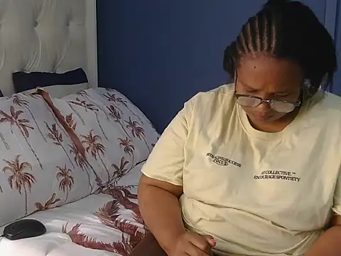 Cuddle Zee online show from 05-09-26, 12:54