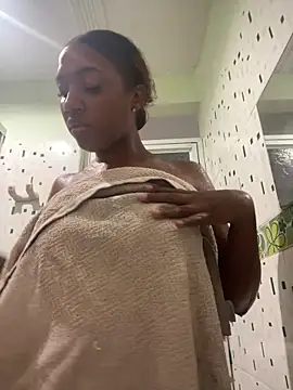 Emi rousse online show from 04-21-26, 02:26