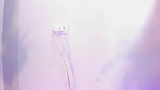 Nahomy Collins  online show from 04-01-26, 07:55