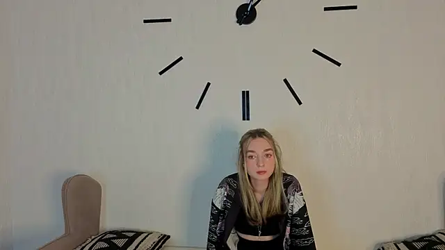 Snapshot of BelindaNeira chatting on 03-20-26, 08:25 BelindaNeira online show from 03-20-26, 08:25