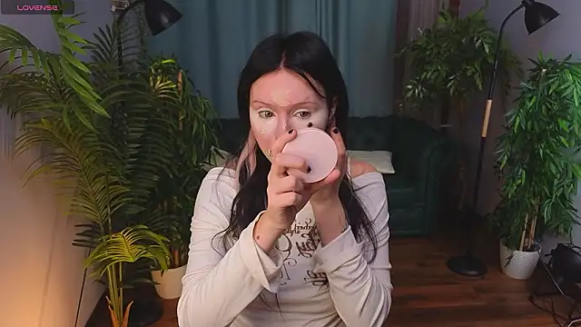 kittenlolla online show from 03-20-26, 05:12