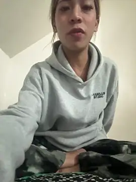 Snapshot of vanessamarieee chatting on 03-17-26, 05:38 vanessamarieee online show from 03-17-26, 05:38