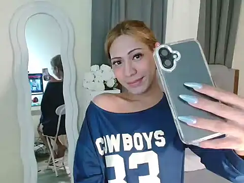 Snapshot of vanessamarieee chatting on 03-20-26, 12:21 vanessamarieee online show from 03-20-26, 12:21