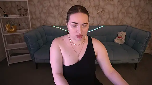 Snapshot of RapunzelAngel chatting on 05-26-26, 05:47 RapunzelAngel online show from 05-26-26, 05:47
