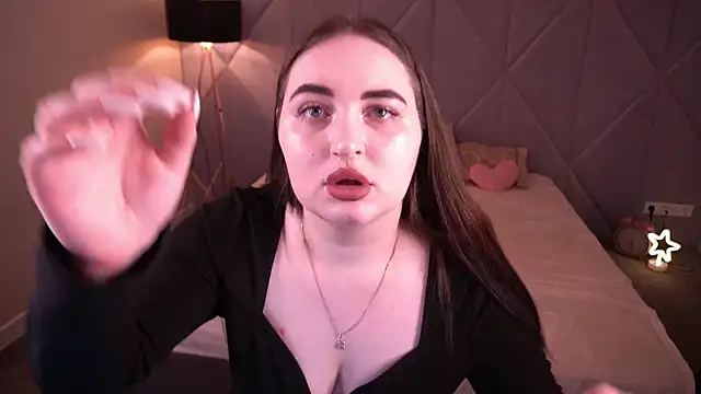 Snapshot of RapunzelAngel chatting on 05-31-26, 05:37 RapunzelAngel online show from 05-31-26, 05:37