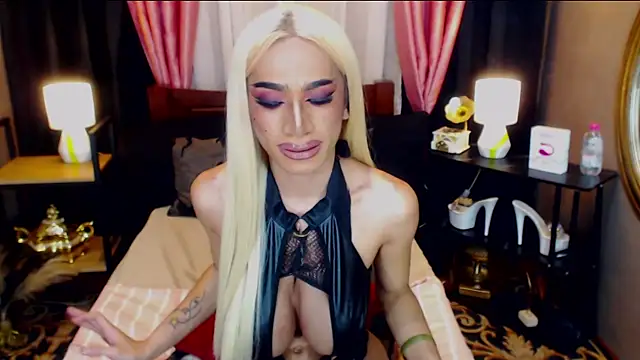 KieraLee online show from 05-24-26, 11:15