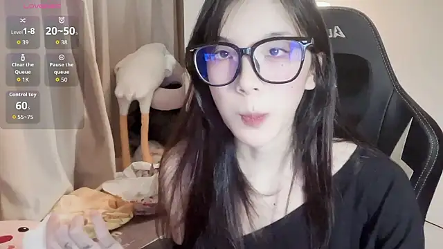 Snapshot of paopao-666 chatting on 05-17-26, 11:17 paopao-666 online show from 05-17-26, 11:17