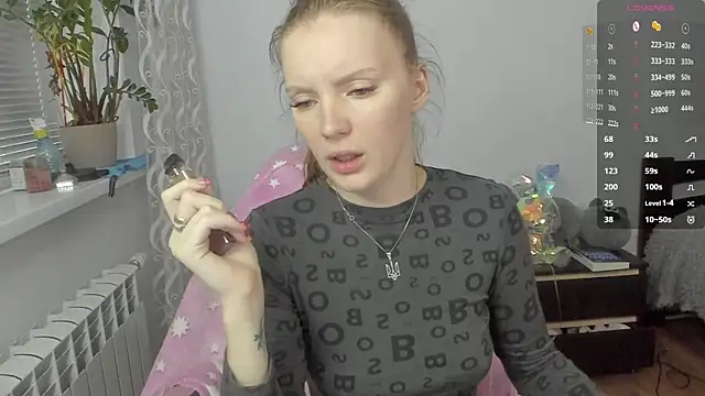 Mary Blu online show from 10-27-25, 09:46