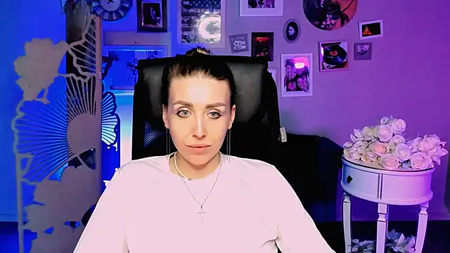 Snapshot of MonicaRiley chatting on 03-10-26, 03:50 MonicaRiley online show from 03-10-26, 03:50