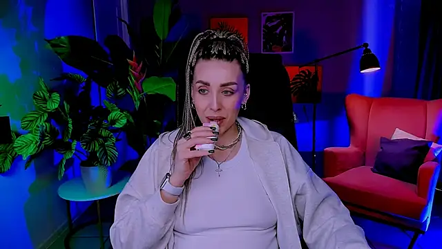 Snapshot of MonicaRiley chatting on 04-27-26, 11:08 MonicaRiley online show from 04-27-26, 11:08