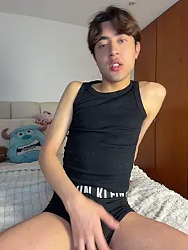 Snapshot of MatthewMoore_ chatting on 06-03-26, 02:14 MatthewMoore online show from 06-03-26, 02:14