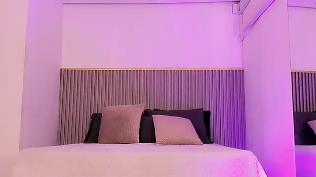 ashvalentine  online show from 04-01-26, 07:55