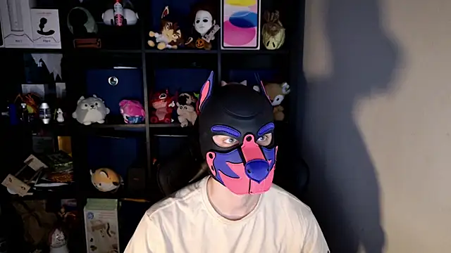 Snapshot of MellPUP chatting on 06-15-26, 11:23 MellPUP online show from 06-15-26, 11:23