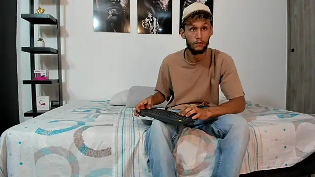 Snapshot of TedyX99 chatting on 04-02-26, 07:00 TedyX99 online show from 04-02-26, 07:00